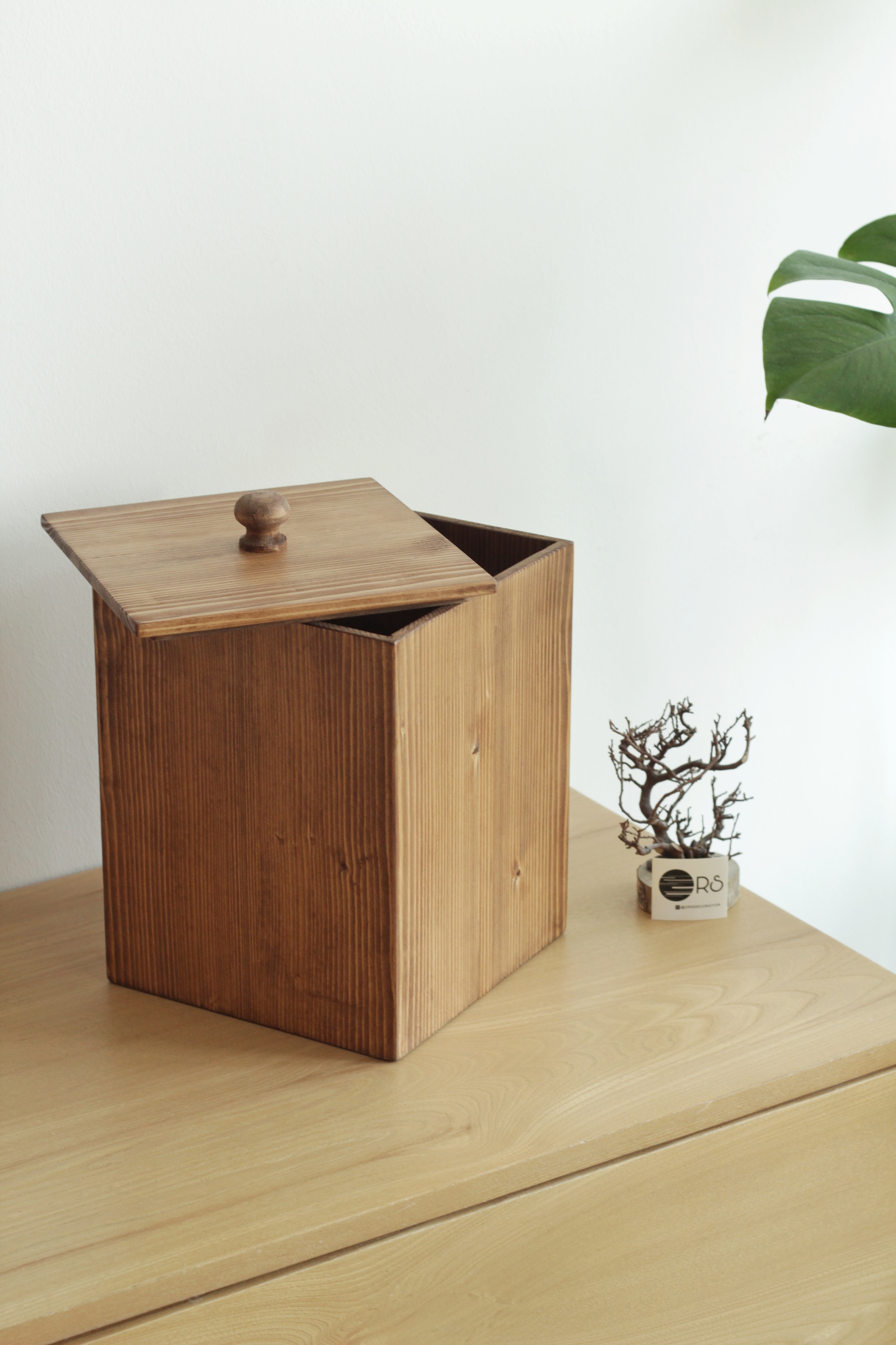 سطل زباله درب‌دار